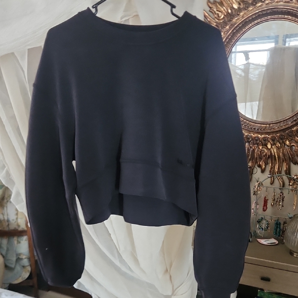 lululemon athletica Black Cropped Sweatshirt Softstreme